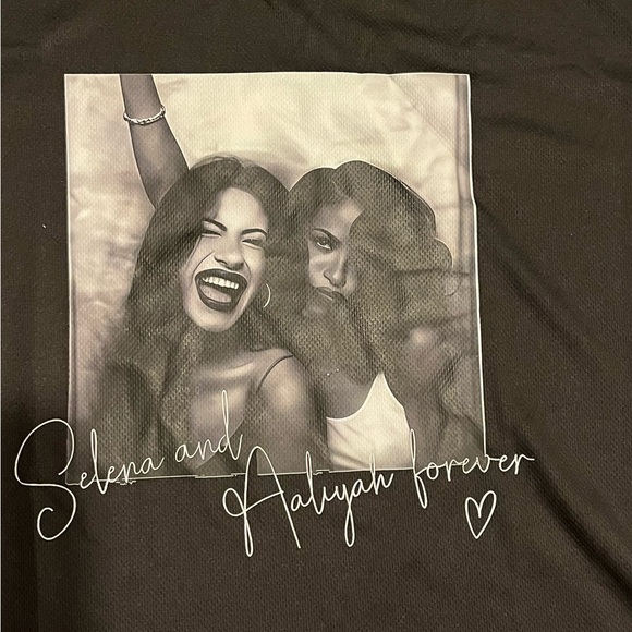 Selena & Aaliyah T-Shirt, Black, Large. Unisex - Picture 4 of 5